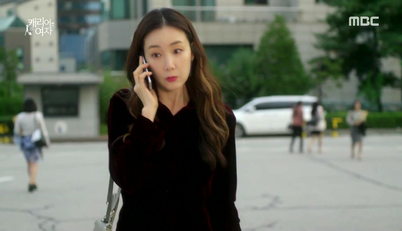 Woman With a Suitcase Episode 1 » Dramabeans Korean drama recaps